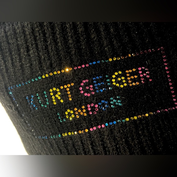 Kurt Geiger Women Black Beanie.
NWT - Picture 16 of 17